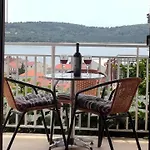 Mia - Spacious On 85 M2 With Beautiful Sea View טרוגיר