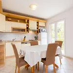 Mia - Spacious On 85 M2 With Beautiful Sea View טרוגיר