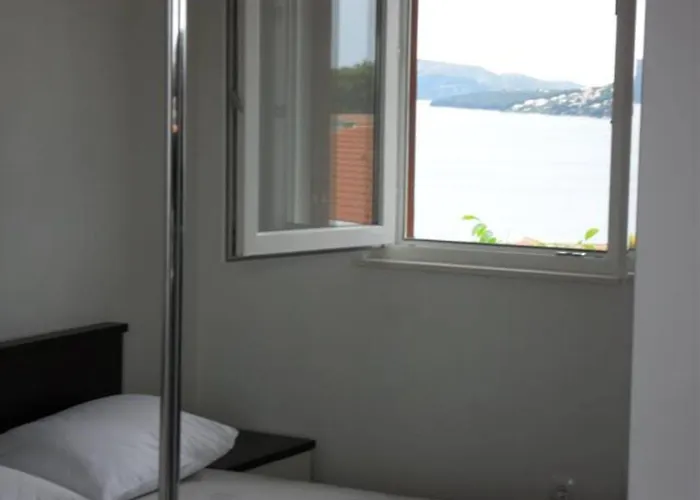 Mia - Spacious On 85 M2 With Beautiful Sea View Appartement Trogir