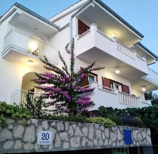 Mia - Spacious On 85 M2 With Beautiful Sea View * Trogir