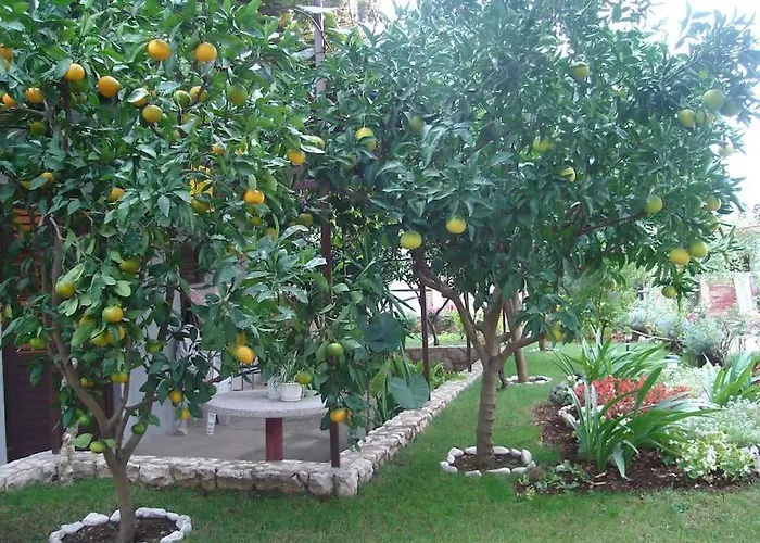 Mia - Spacious On 85 M2 With Beautiful Sea View * Trogir