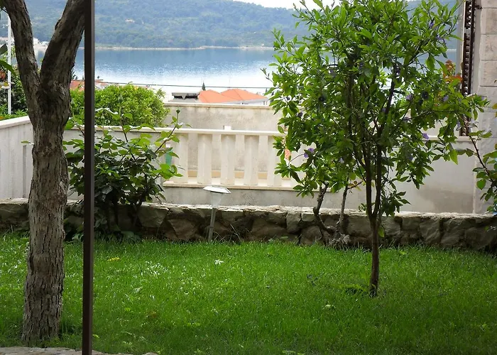 Mia - Spacious On 85 M2 With Beautiful Sea View * Trogir