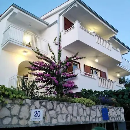 Mia - Spacious On 85 M2 With Beautiful Sea View * Trogir