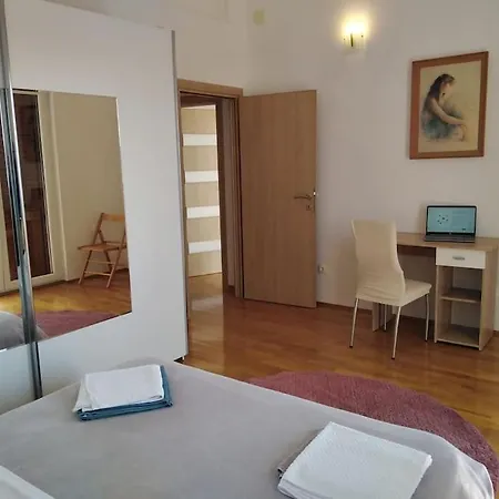 Apartment Mia - Spacious On 85 M2 With Beautiful Sea View