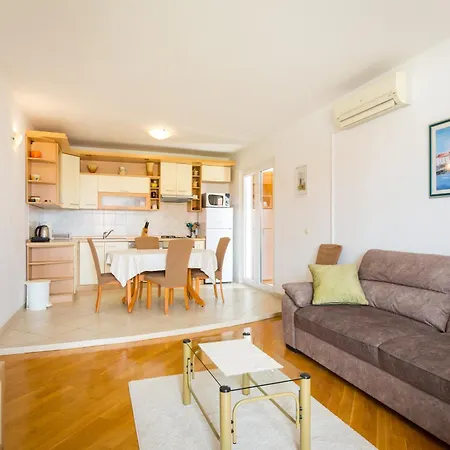 Mia - Spacious On 85 M2 With Beautiful Sea View Διαμέρισμα Τρογκίρ