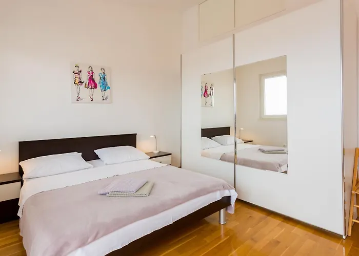 公寓 Mia - Spacious On 85 M2 With Beautiful Sea View 特罗吉尔