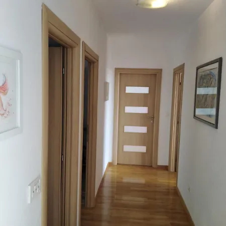 Mia - Spacious On 85 M2 With Beautiful Sea View * Trogir