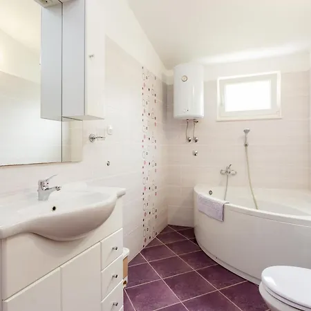 Apartament Mia - Spacious On 85 M2 With Beautiful Sea View